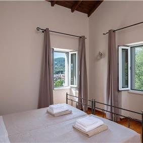 3 bedroom villa with heated pool in Kassiopi, Corfu, sleeps 6